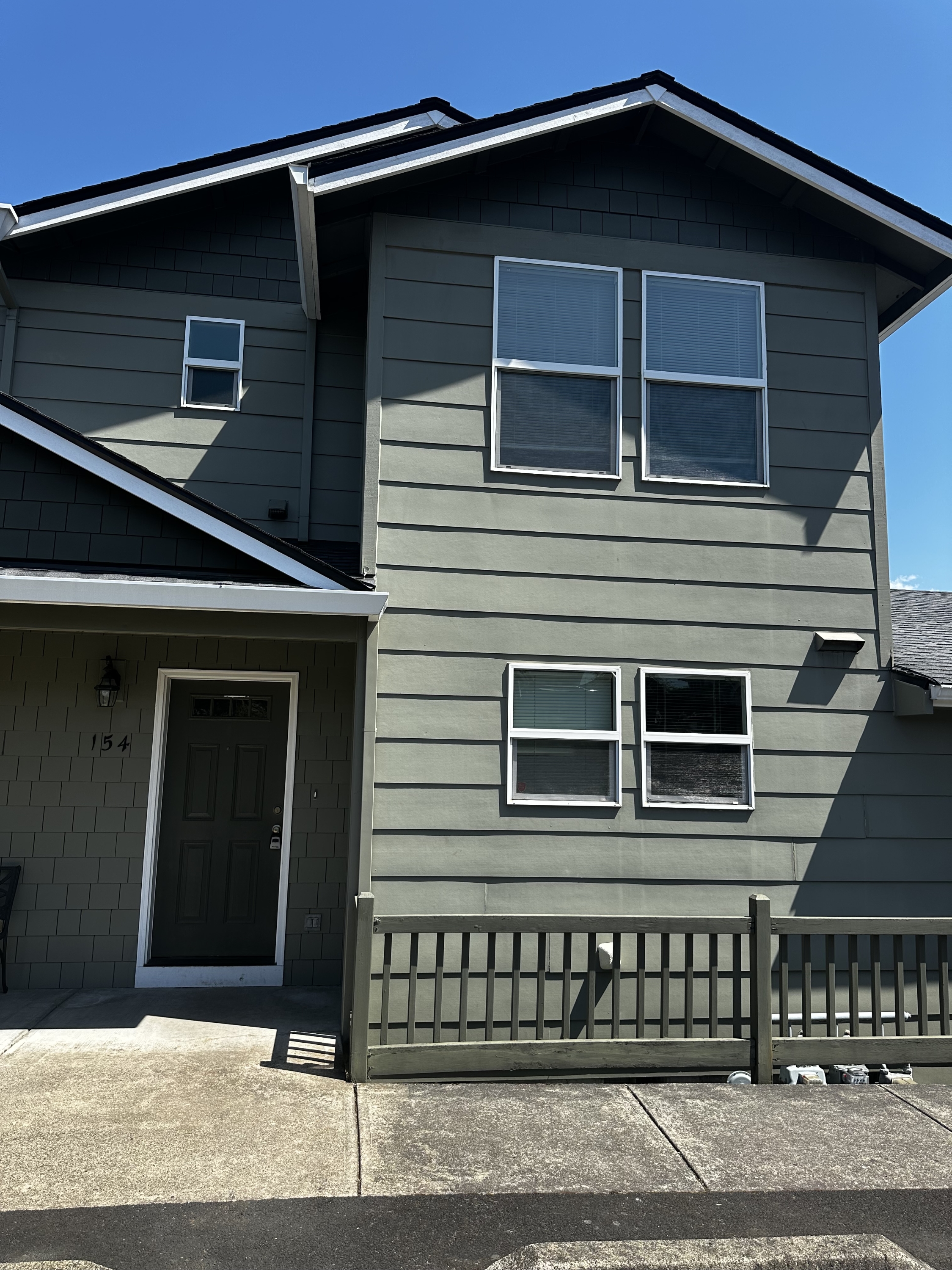 154 S 1st St - 1
